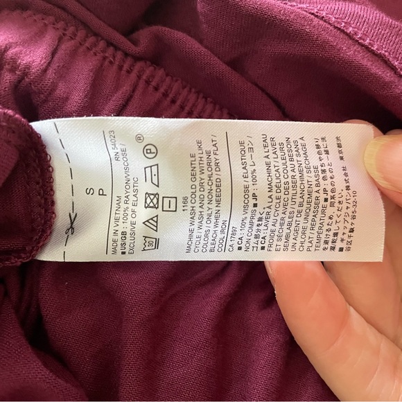 Banana republic knit top with elastic at waist & wrist - Picture 6 of 6